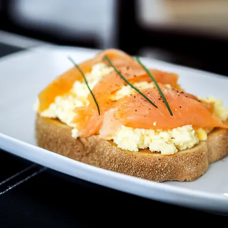 Pensjonat Toulson Court 4*