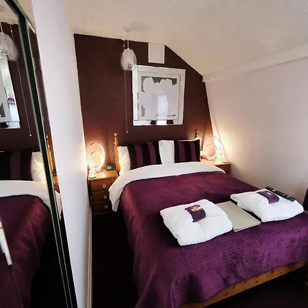 Toulson Court 4*