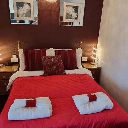 Toulson Court 4*