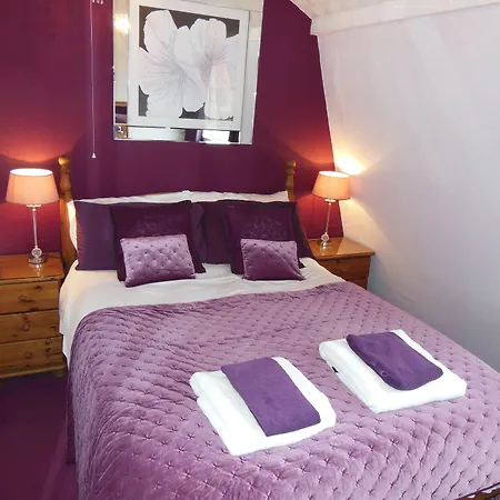 Toulson Court Гостевой дом 4*