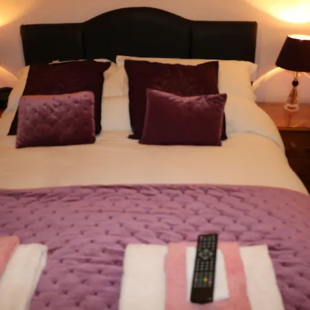 Toulson Court Гостевой дом 4*