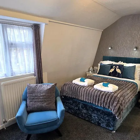Toulson Court Скарборо