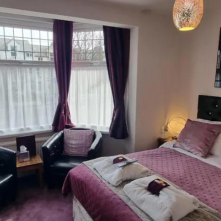Toulson Court Гостевой дом 4*