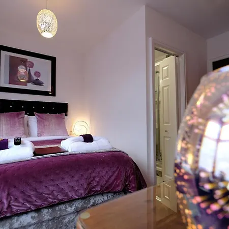 Toulson Court Гостевой дом 4*