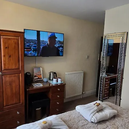 Toulson Court Скарборо