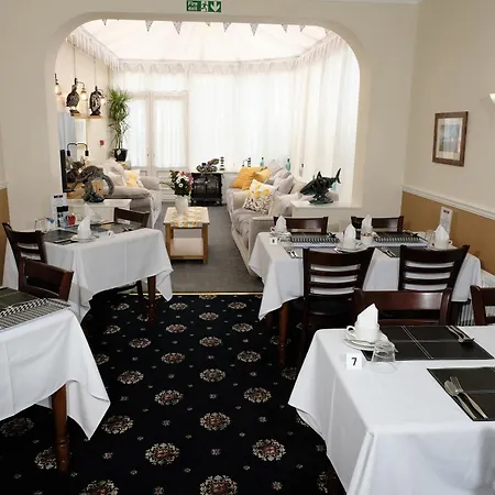 Toulson Court Гостевой дом 4*