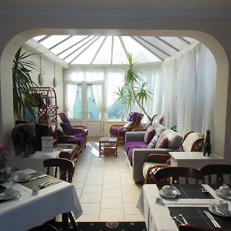 Toulson Court 4*