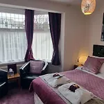 Toulson Court Gæstehus 4*