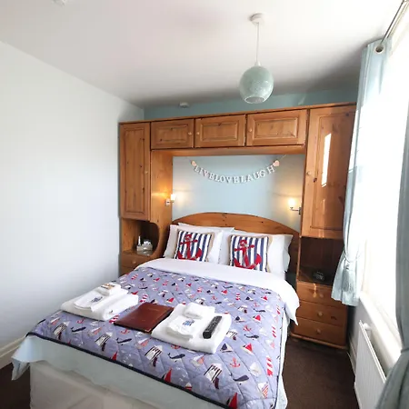 Toulson Court 4*